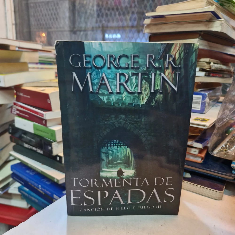 Tormenta De Espadas - George R. R. Martin